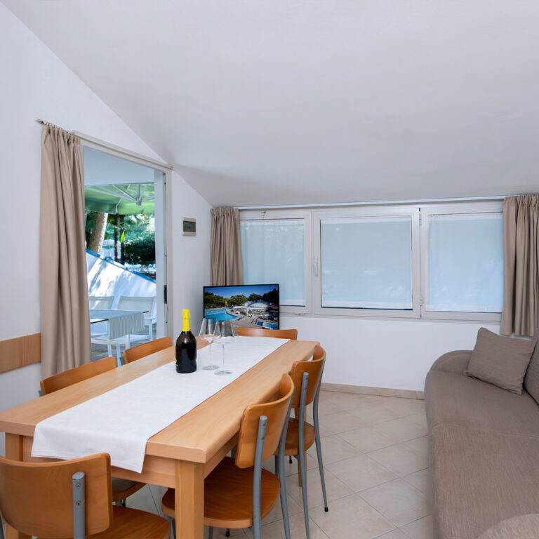 08_Bungalow_Garden-Central-1