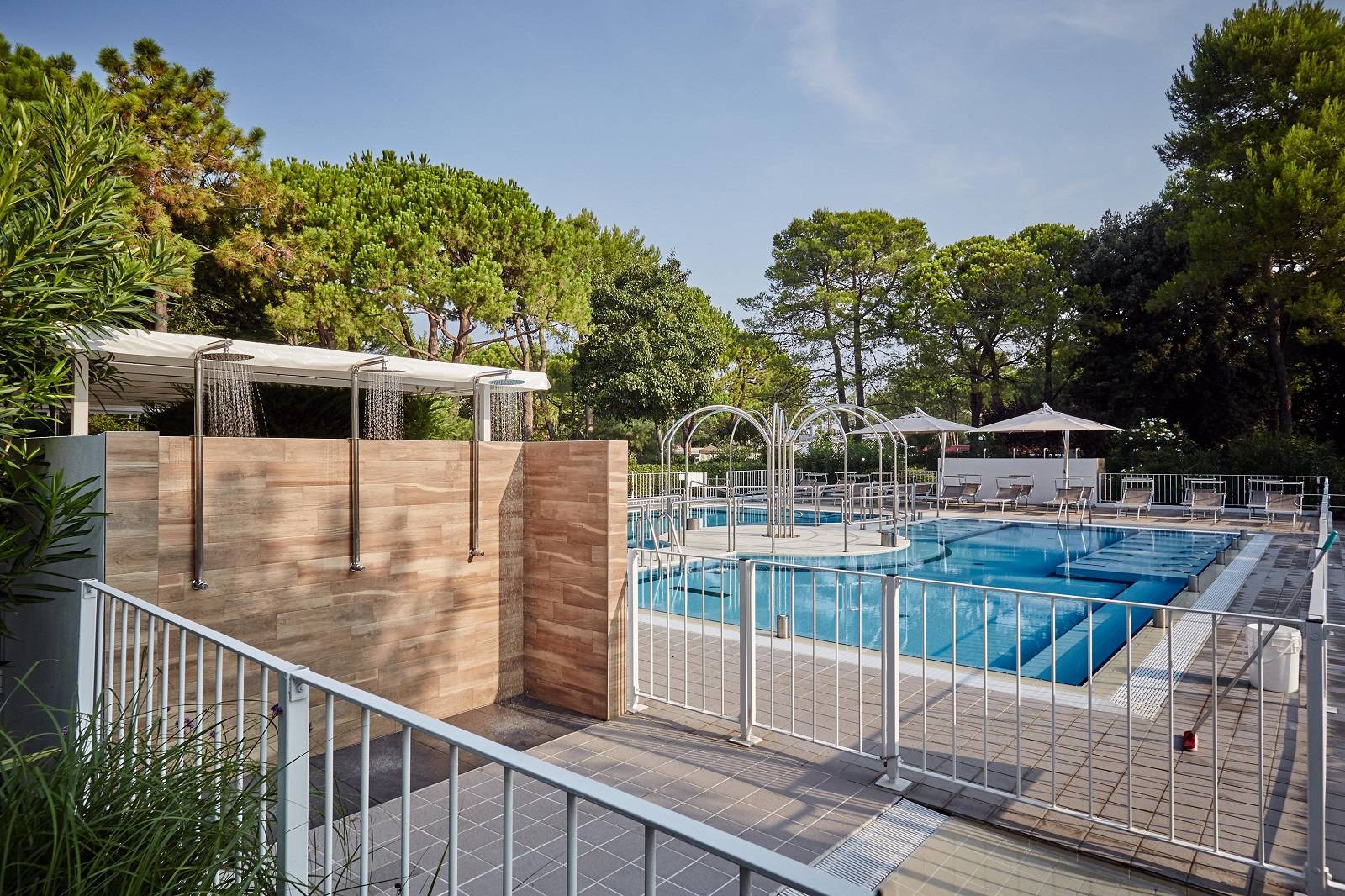 Jacuzzi-Schwimmbad-1