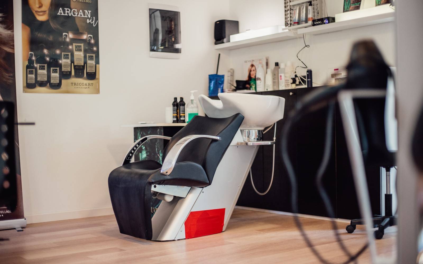 Parrucchiere-primo-piano-Camping-Dei-Fiori